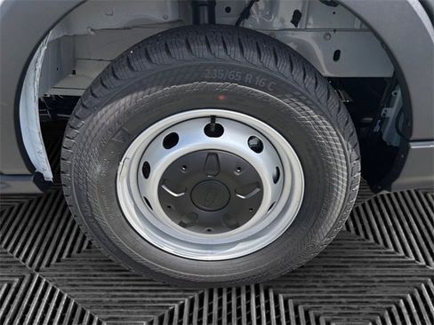 New 2025 Ford Transit 250 148 Medium Roof image 14