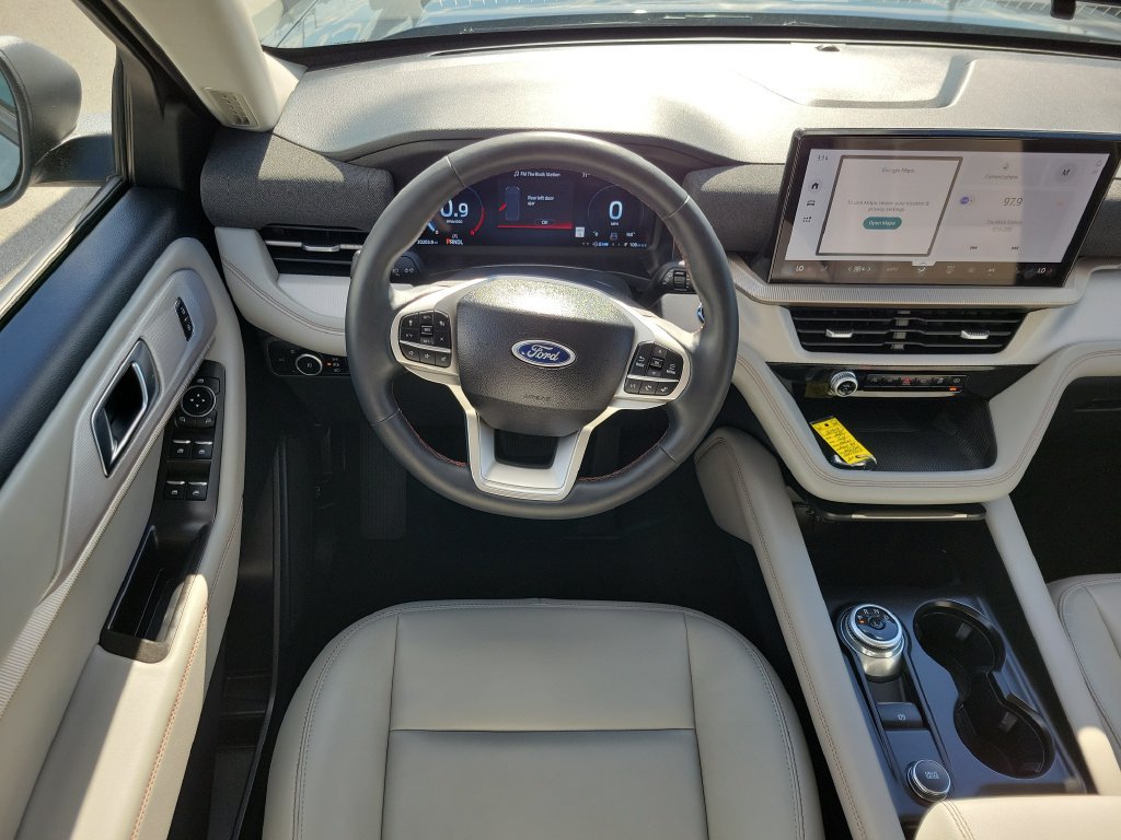 Used 2025 Ford Explorer Active w/ Active Comfort Package AWD/4WD image 15