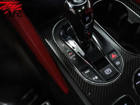 Used 2022 Bentley Bentayga image 44