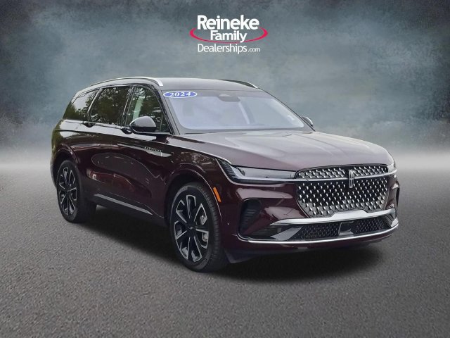 Used 2024 Lincoln Nautilus Reserve AWD/4WD image 3