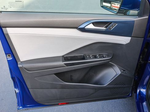 Used 2024 Volkswagen Taos SE image 21