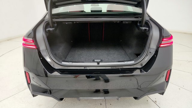Used 2027 BMW i5 eDrive40 w/ M Sport Package RWD image 30