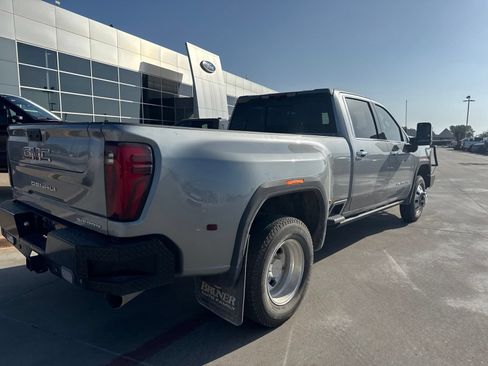 Used 2025 GMC Sierra 3500 Denali w/ Denali Reserve Package AWD/4WD image 3