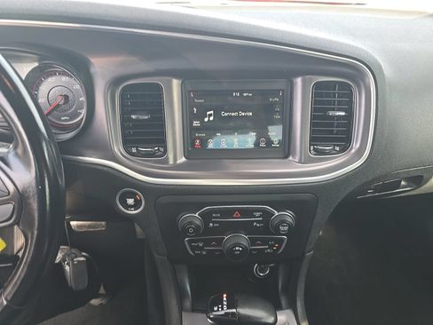 Used 2020 Dodge Charger SXT w/ Blacktop Package RWD image 11