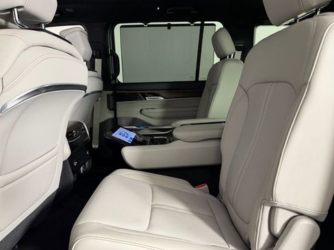 Certified 2025 Jeep Grand Wagoneer 4WD image 29