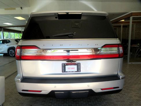 Used 2019 Lincoln Navigator Reserve w/ Cargo Package image 5