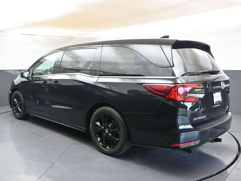 Used 2023 Honda Odyssey Sport image 3