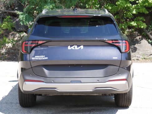 Certified 2026 Kia Sportage EX AWD/4WD image 5