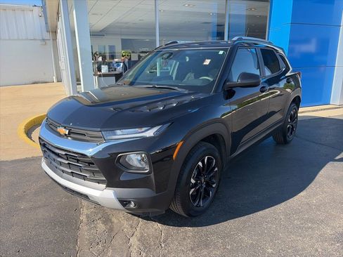 Used 2023 Chevrolet TrailBlazer LT w/ Convenience Package AWD/4WD image 3