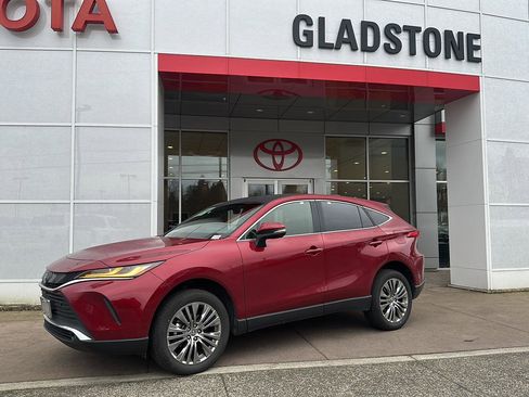 Used 2022 Toyota Venza Limited w/ Advanced Technology Package image 3