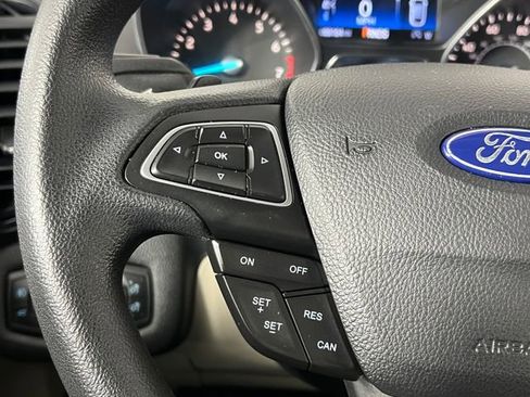 Used 2017 Ford Escape SE w/ Equipment Group 201A image 8