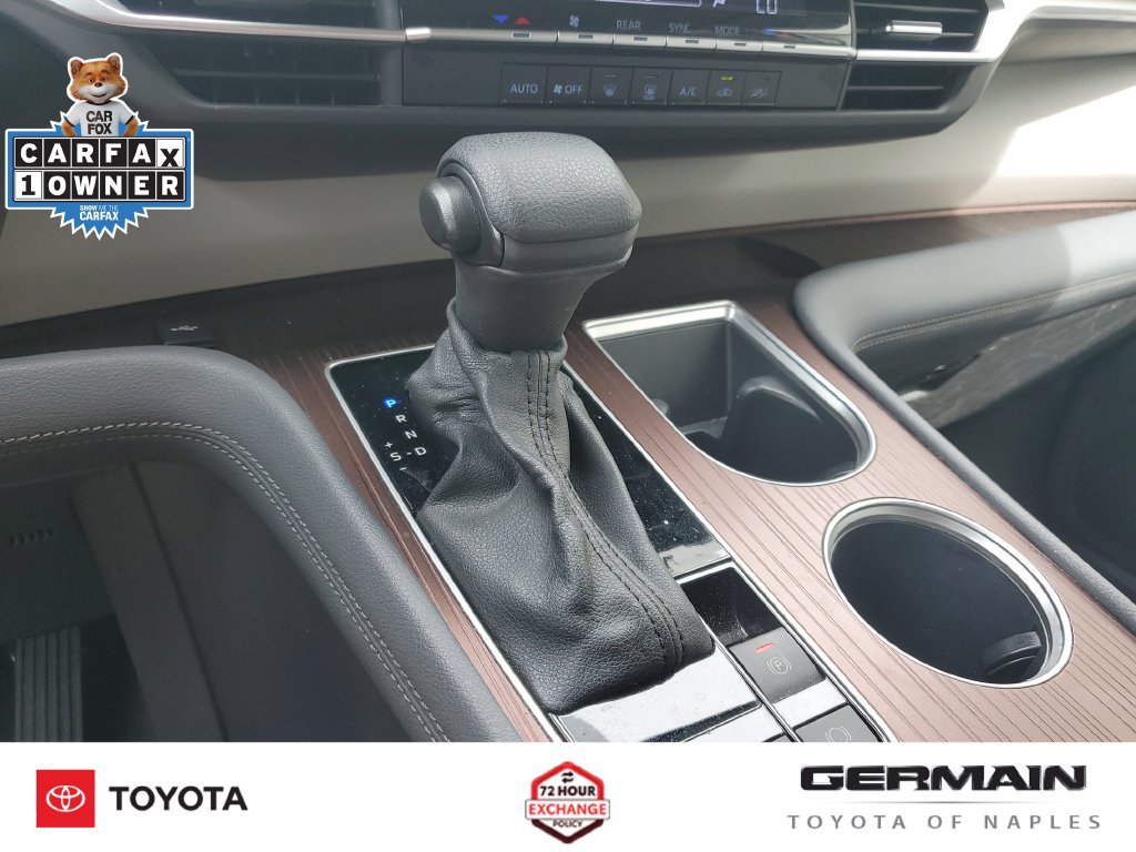 Used 2024 Toyota Sienna LE FWD image 28