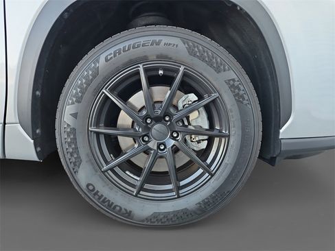 Used 2023 Toyota Highlander Platinum image 16