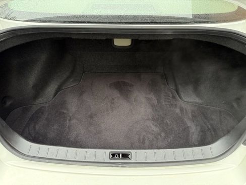 Used 2011 INFINITI G37 x w/ Premium Pkg image 32