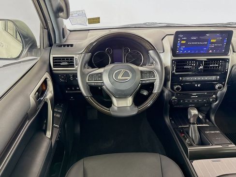 Used 2022 Lexus GX 460 Premium w/ Accessory Package image 27