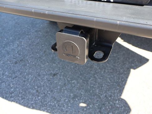 Used 2022 Jeep Gladiator Sport image 37