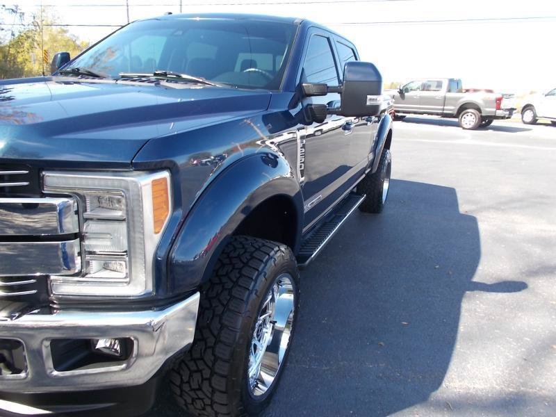 Used 2017 Ford F250 Lariat w/ Lariat Ultimate Package AWD/4WD image 8