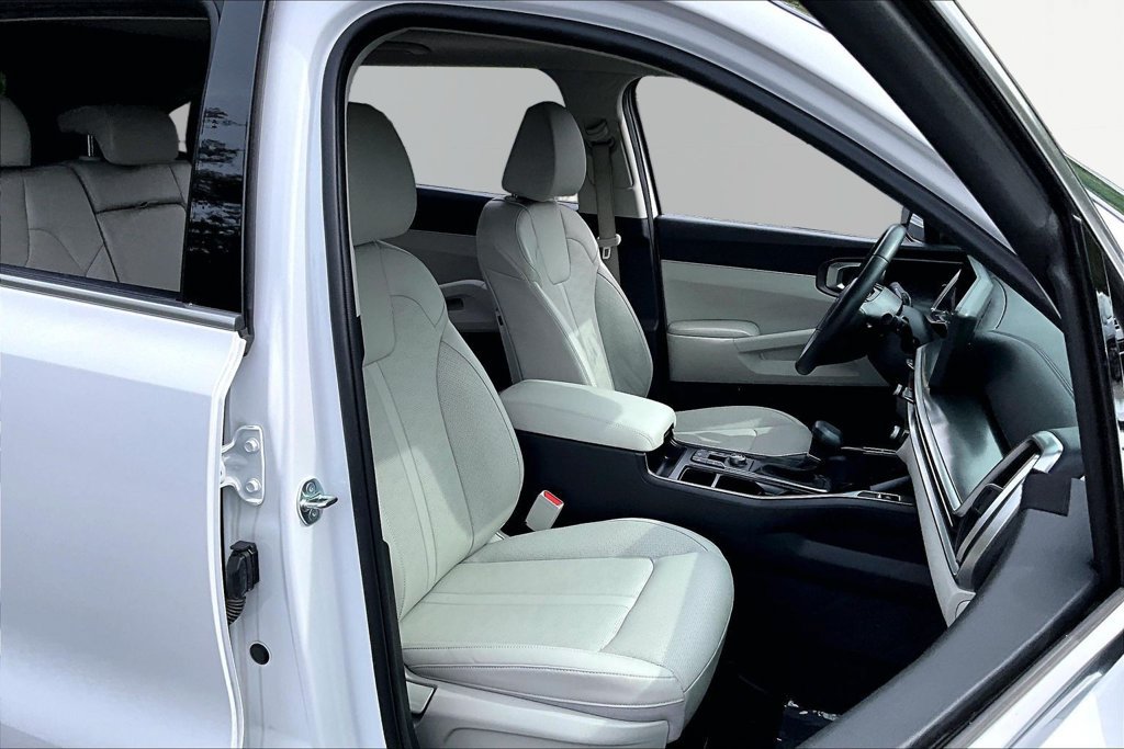 Used 2025 Kia Sorento S w/ Panoramic Sunroof Package FWD image 21