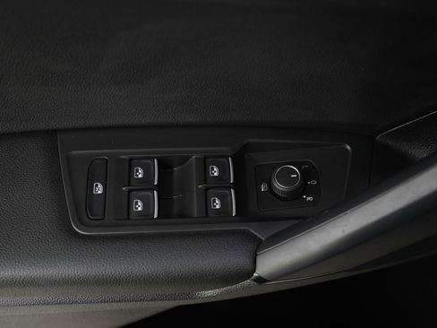 Used 2019 Volkswagen Tiguan SE AWD/4WD image 20