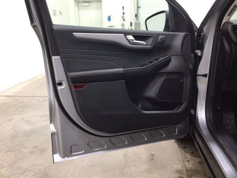 Used 2023 Ford Escape Platinum image 16