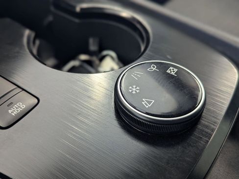 Used 2023 Nissan Rogue SV w/ SV Premium B Package image 18