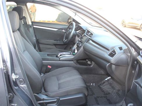 Used 2019 Honda Civic EX image 9