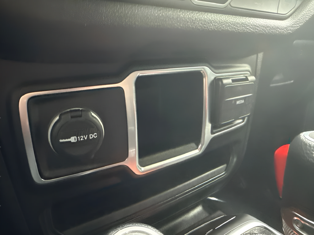 Used 2024 Jeep Wrangler Unlimited Sport AWD/4WD image 22