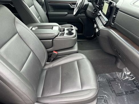 Used 2024 GMC Sierra 1500 SLT AWD/4WD image 13