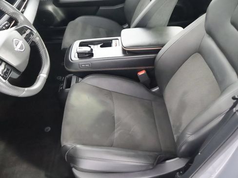 Used 2024 Nissan Ariya AWD image 25