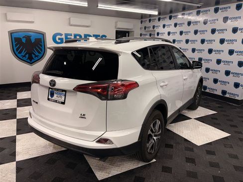 Used 2018 Toyota RAV4 LE w/ Carpet Mat Package image 3
