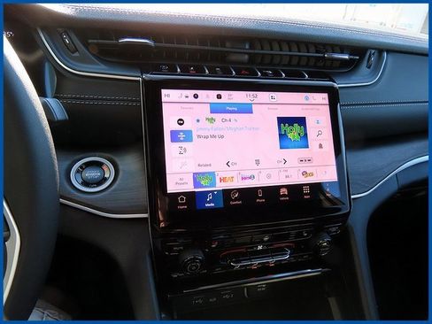 New 2025 Jeep Grand Cherokee Limited image 16