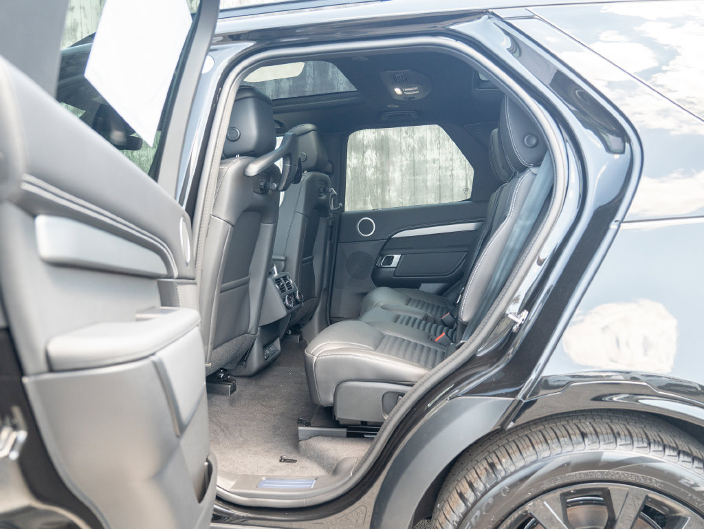 New 2026 Land Rover Discovery Limited Edition AWD/4WD image 20