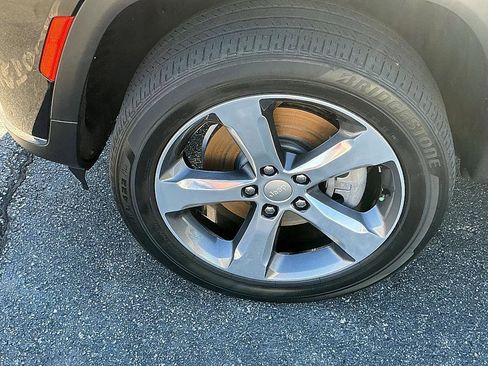 Used 2021 Jeep Grand Cherokee L Limited image 7