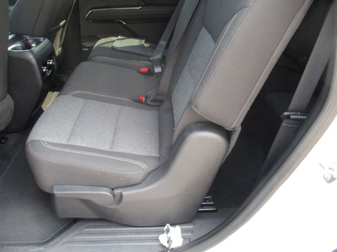 Used 2025 GMC Acadia Elevation image 15