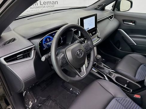 Used 2024 Toyota Corolla Cross XSE w/ Convenience Package image 9
