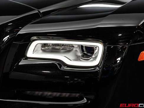 Used 2017 Rolls-Royce Dawn RWD image 13
