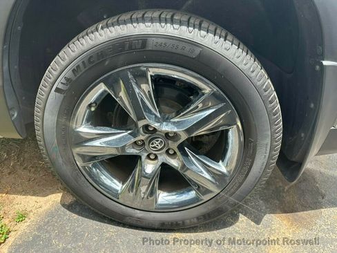 Used 2019 Toyota Highlander Limited Platinum AWD/4WD image 33