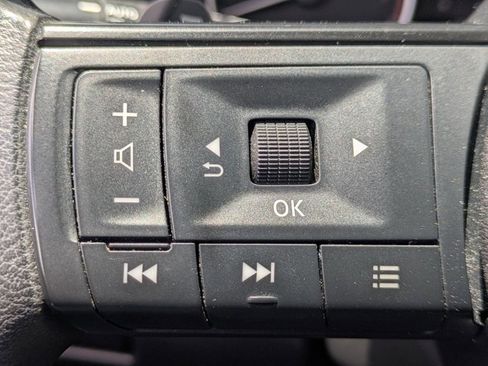Used 2021 Nissan Rogue S FWD image 10