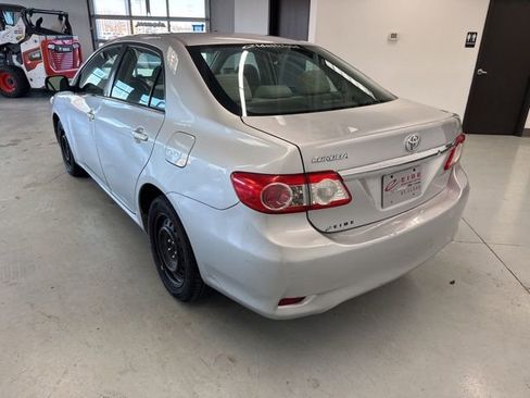 Used 2013 Toyota Corolla LE image 8