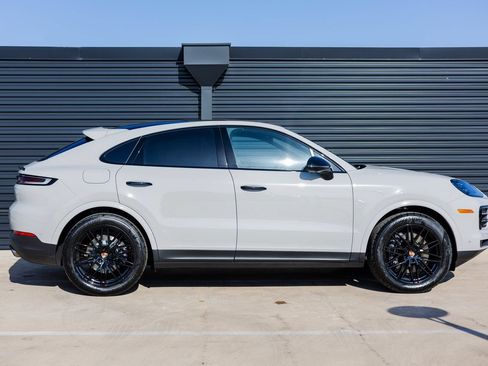 Certified 2026 Porsche Cayenne Coupe AWD/4WD image 8