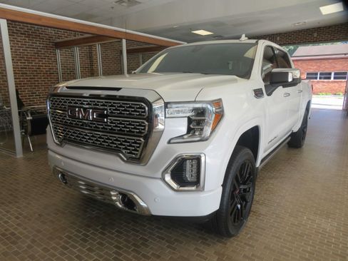 Used 2019 GMC Sierra 1500 Denali w/ Denali Ultimate Package AWD/4WD image 1