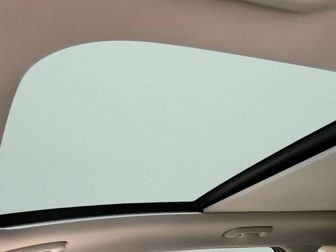 Used 2022 Kia Sorento S w/ Panoramic Sunroof Package FWD image 16