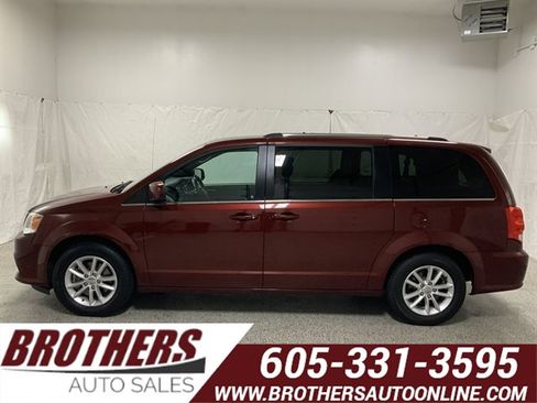 Used 2019 Dodge Grand Caravan SXT image 1