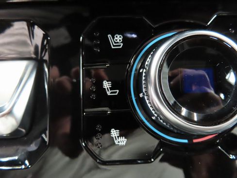 Used 2025 GMC Sierra 3500 AT4 image 68