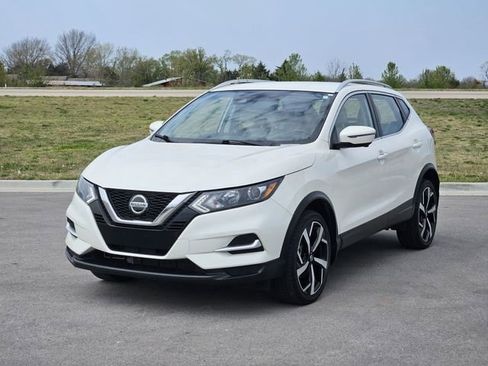 Used 2022 Nissan Rogue Sport SL image 3