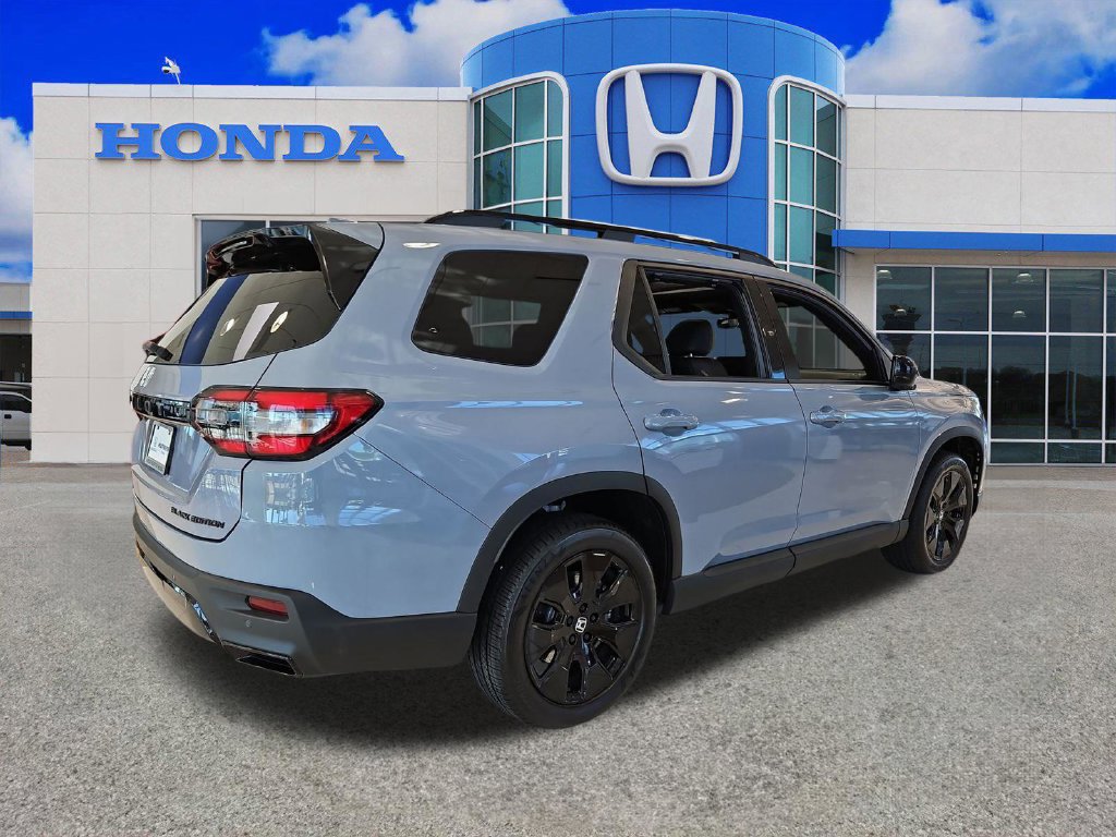 New 2026 Honda Pilot Black Edition image 3