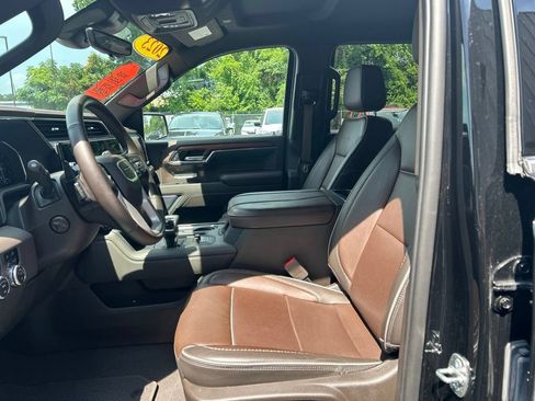Used 2023 GMC Sierra 1500 Denali w/ Technology Package AWD/4WD image 10