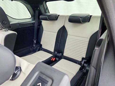 Certified 2022 Land Rover Discovery HSE R-Dynamic image 30