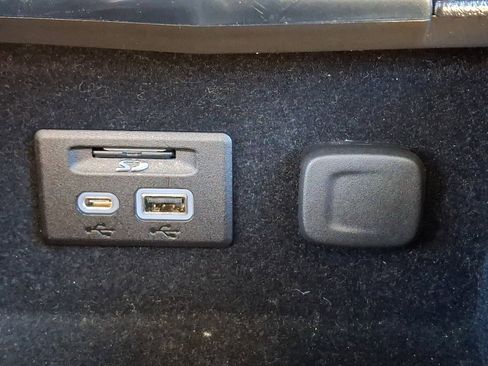 Certified 2023 Cadillac XT4 Luxury w/ Cold Weather Package image 36