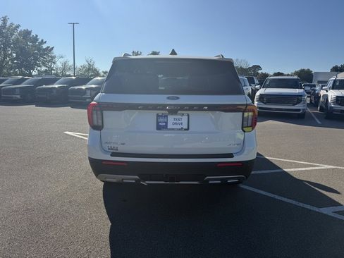 New 2026 Ford Explorer Active w/ Active Comfort Package image 7